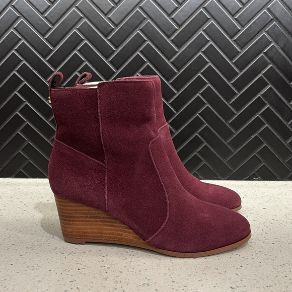 Violet & Red Leather Suede Burgundy Wedge Boot, Size 6 - Picture 4 of 6